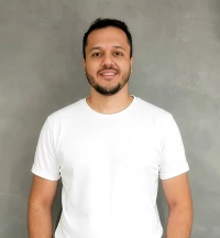 Naninni Queiroz